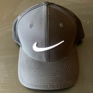 Nike AEROBILL golf hat